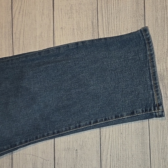 Levi's Women's Ribcage Straight Ankle Jeans Medium Wash Size 32 - Picture 6 of 13